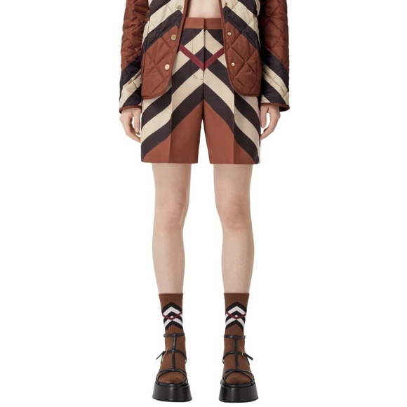 Burberry Rosalie Kissing Check Jacquard Wool Shorts 8 US 10 UK Chevron Check NEW - Picture 1 of 17